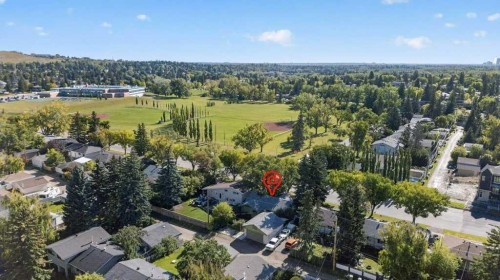 3819 Charleswood Drive Nw, Calgary, AB 
