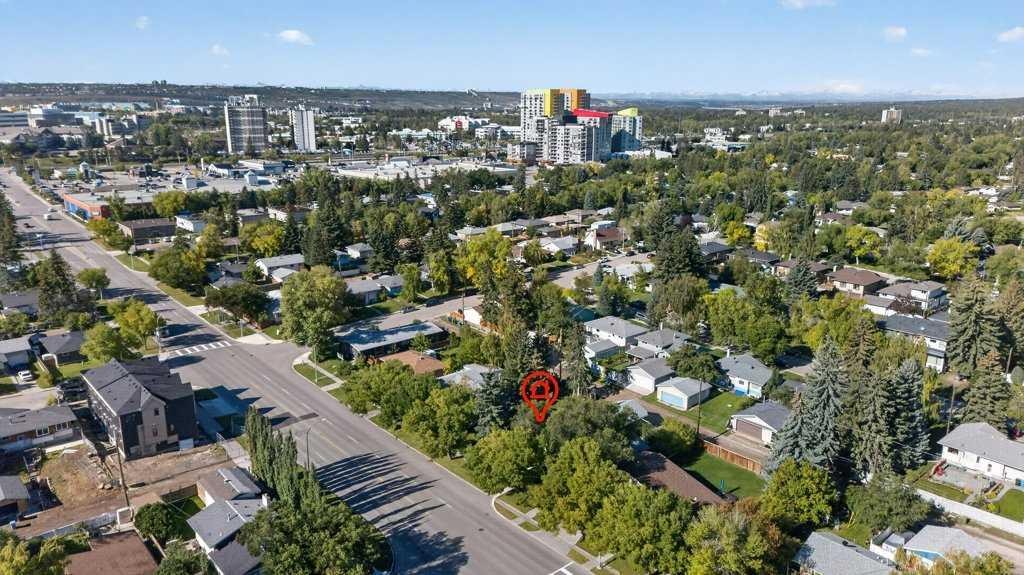 3819 Charleswood Drive Nw, Calgary, AB