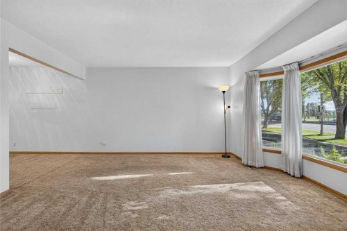 3819 Charleswood Drive Nw, Calgary, AB 