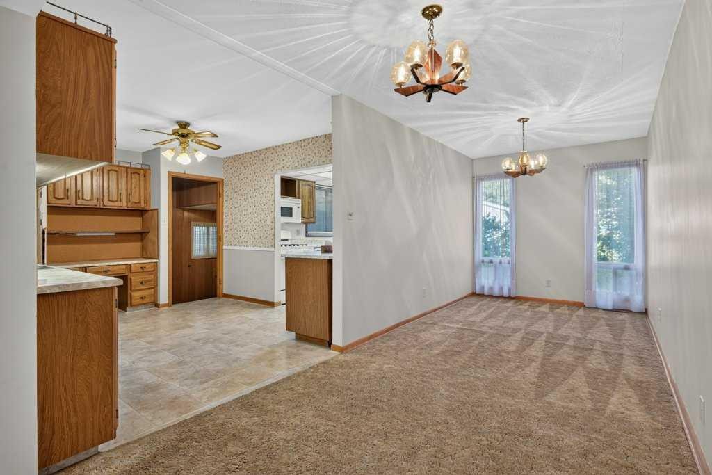 3819 Charleswood Drive Nw, Calgary, AB