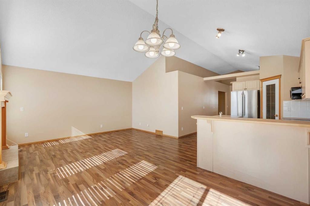186 Cramond Close Se, Calgary, AB