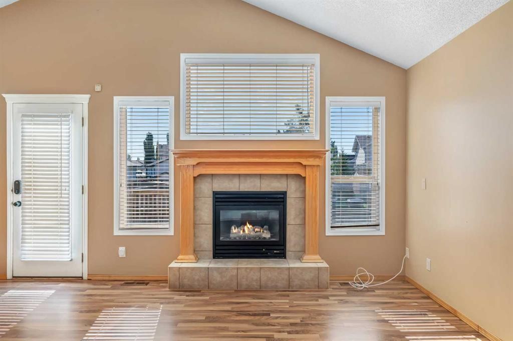 186 Cramond Close Se, Calgary, AB