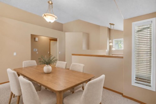 186 Cramond Close Se, Calgary, AB 