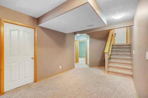186 Cramond Close Se, Calgary, AB 