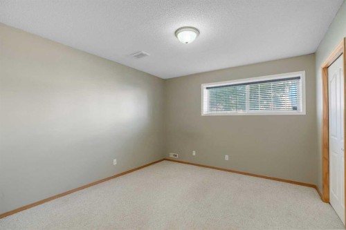 186 Cramond Close Se, Calgary, AB 
