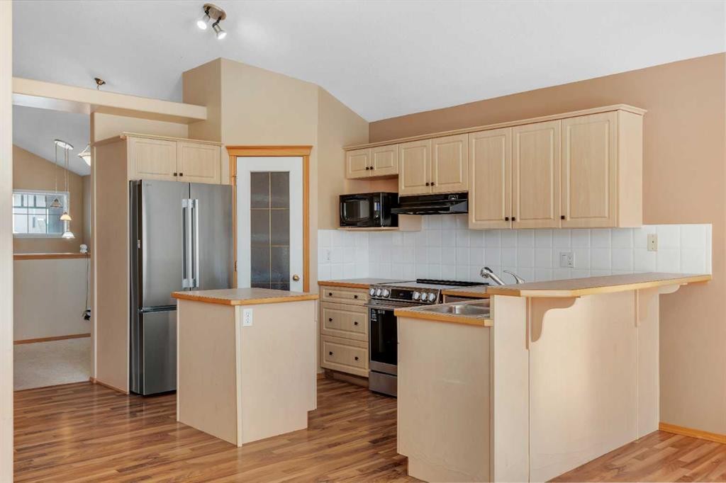 186 Cramond Close Se, Calgary, AB