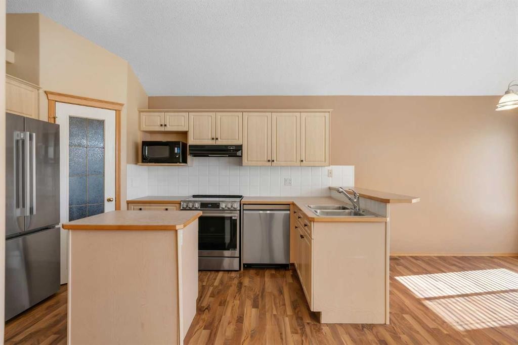 186 Cramond Close Se, Calgary, AB