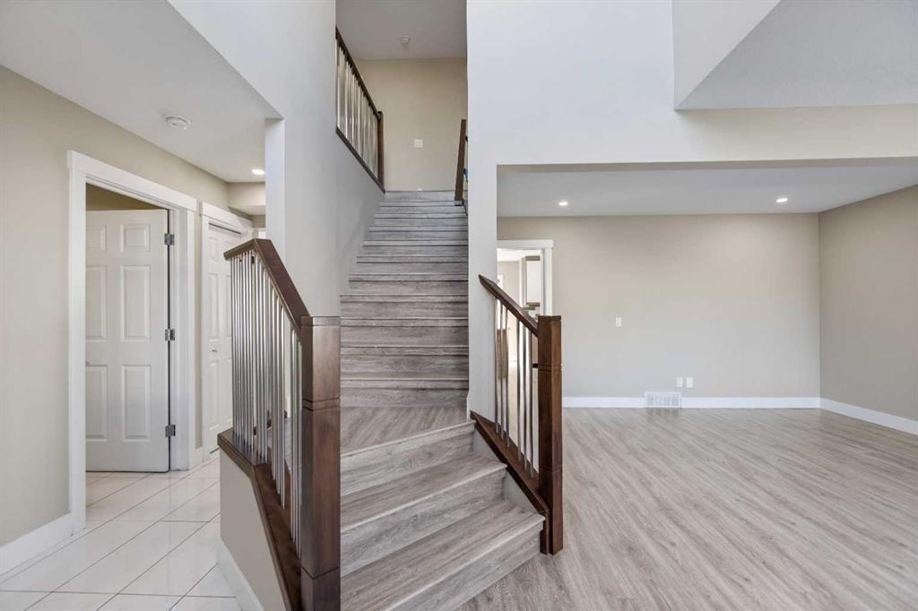 23 Anaheim Circle Ne, Calgary, AB