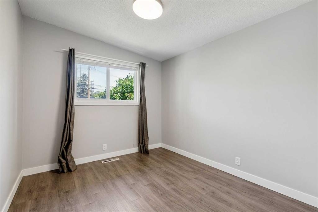 702 Kingsmere Crescent Sw, Calgary, AB