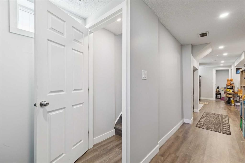 702 Kingsmere Crescent Sw, Calgary, AB