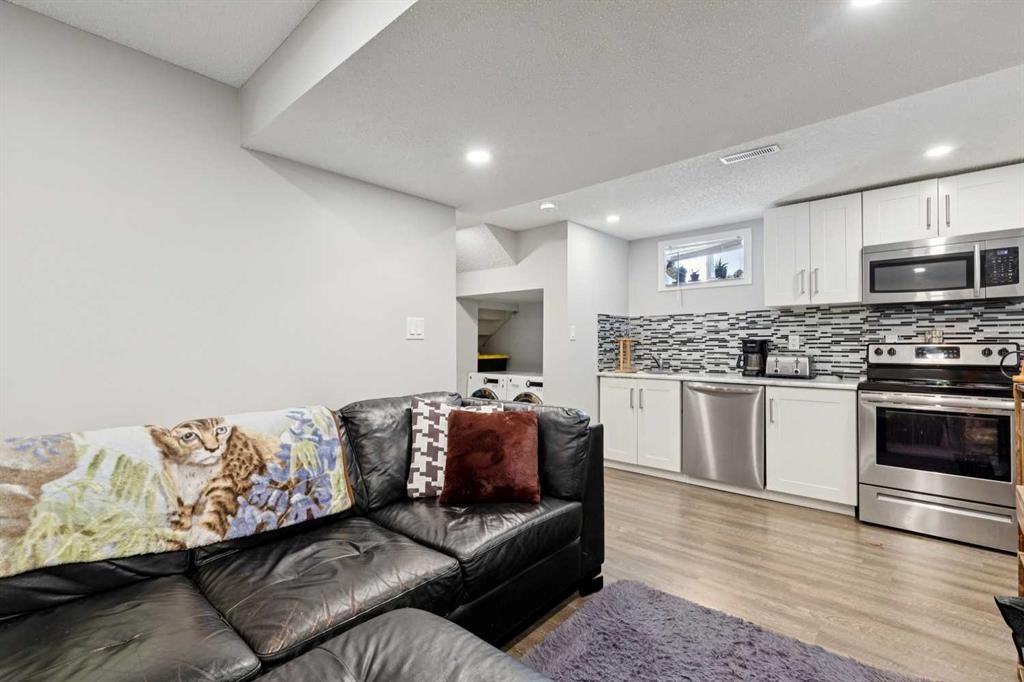 702 Kingsmere Crescent Sw, Calgary, AB