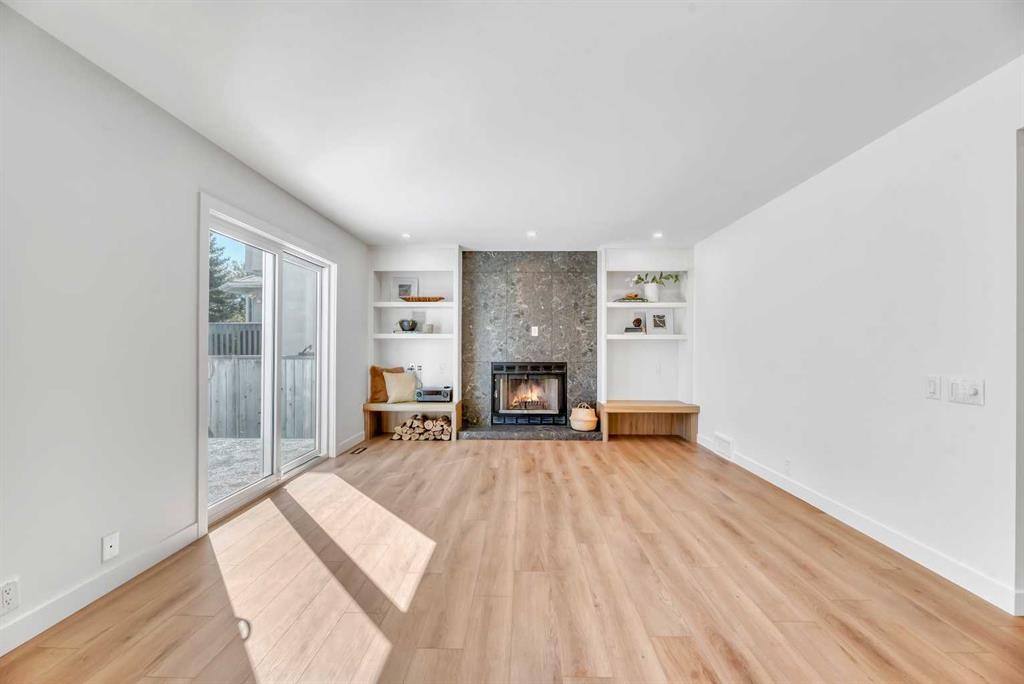 238 Hawktree Bay Nw, Calgary, AB