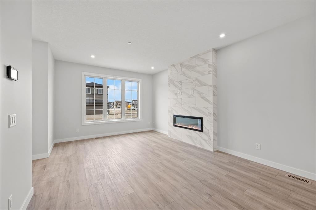 55 Hotchkiss Way Se, Calgary, AB