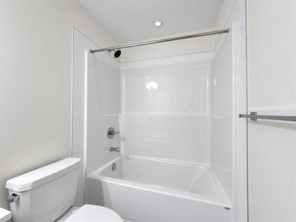 2337 Waterbury Road, Chestermere, AB