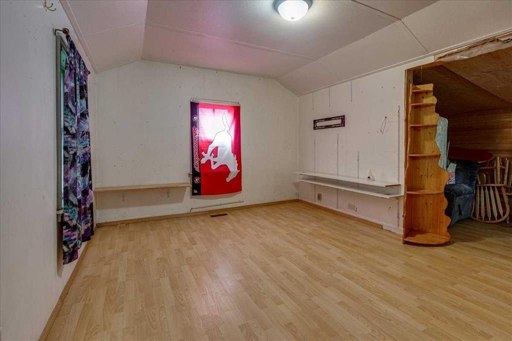 2214 19 Avenue, Bowden, AB