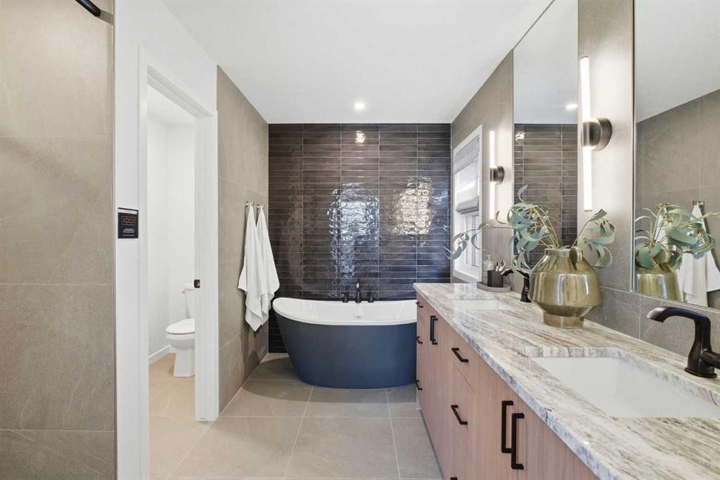 345 West Grove Lane Sw, Calgary, AB
