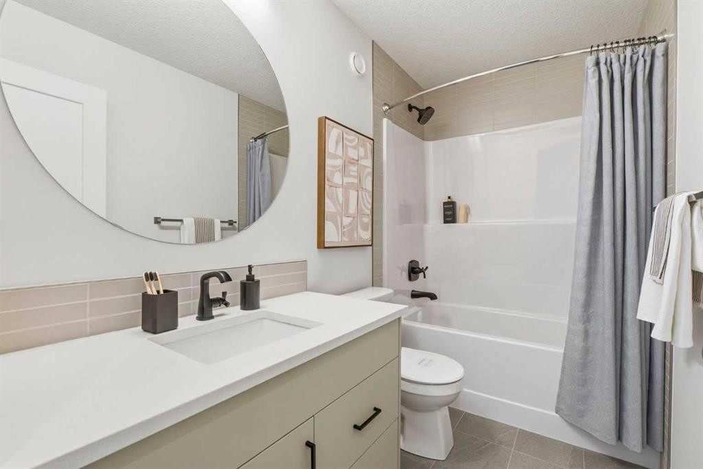 345 West Grove Lane Sw, Calgary, AB