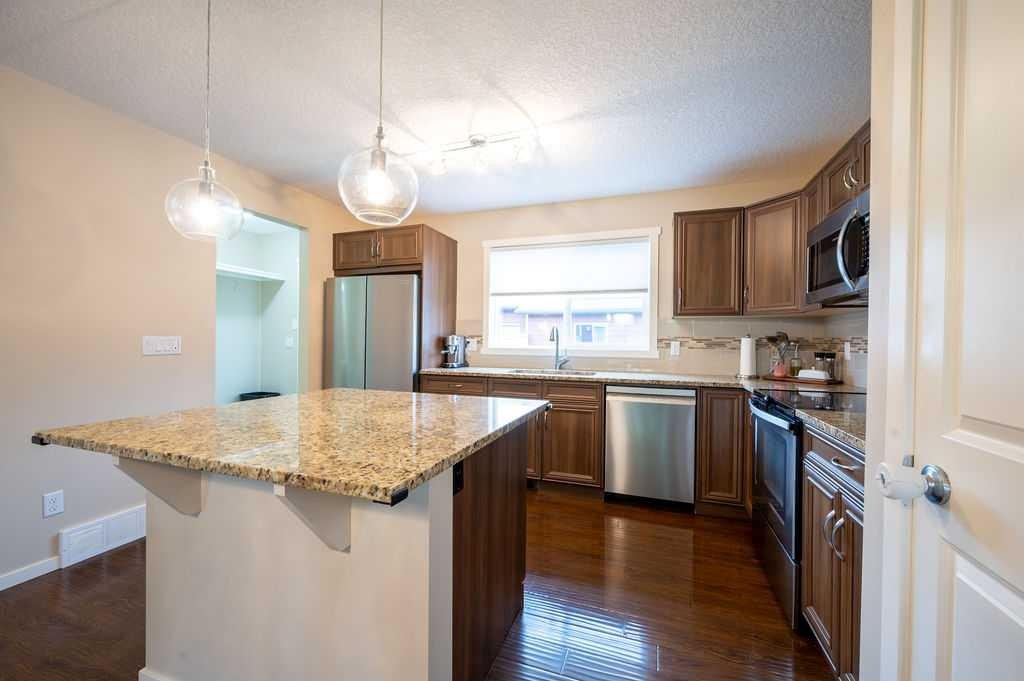 25 Marine Drive Se, Calgary, AB
