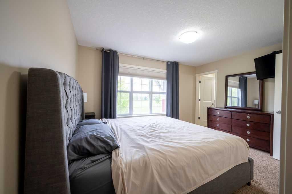 25 Marine Drive Se, Calgary, AB