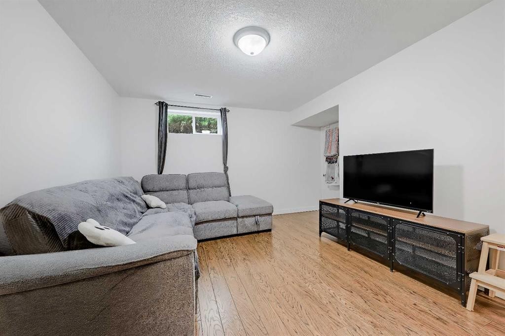 176 Frobisher Boulevard Se, Calgary, AB