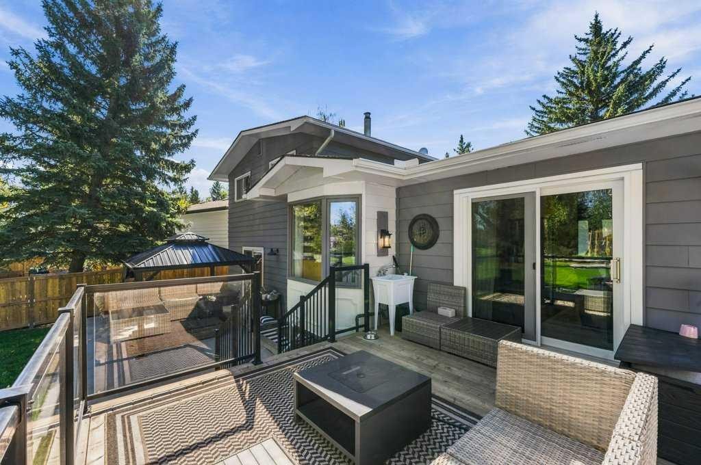513 Oakridge Way Sw, Calgary, AB