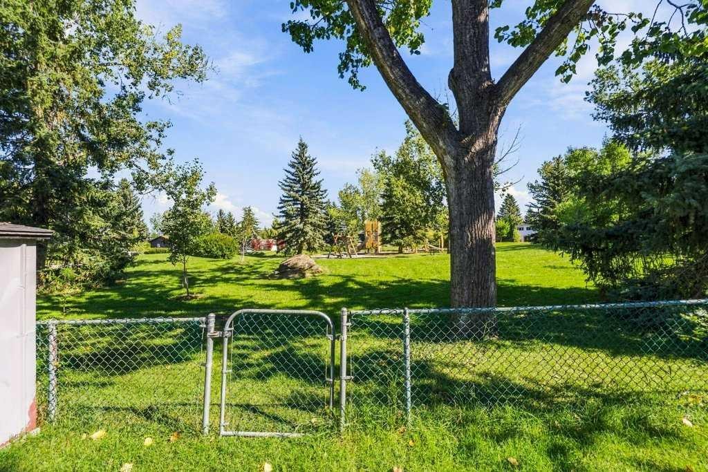 513 Oakridge Way Sw, Calgary, AB