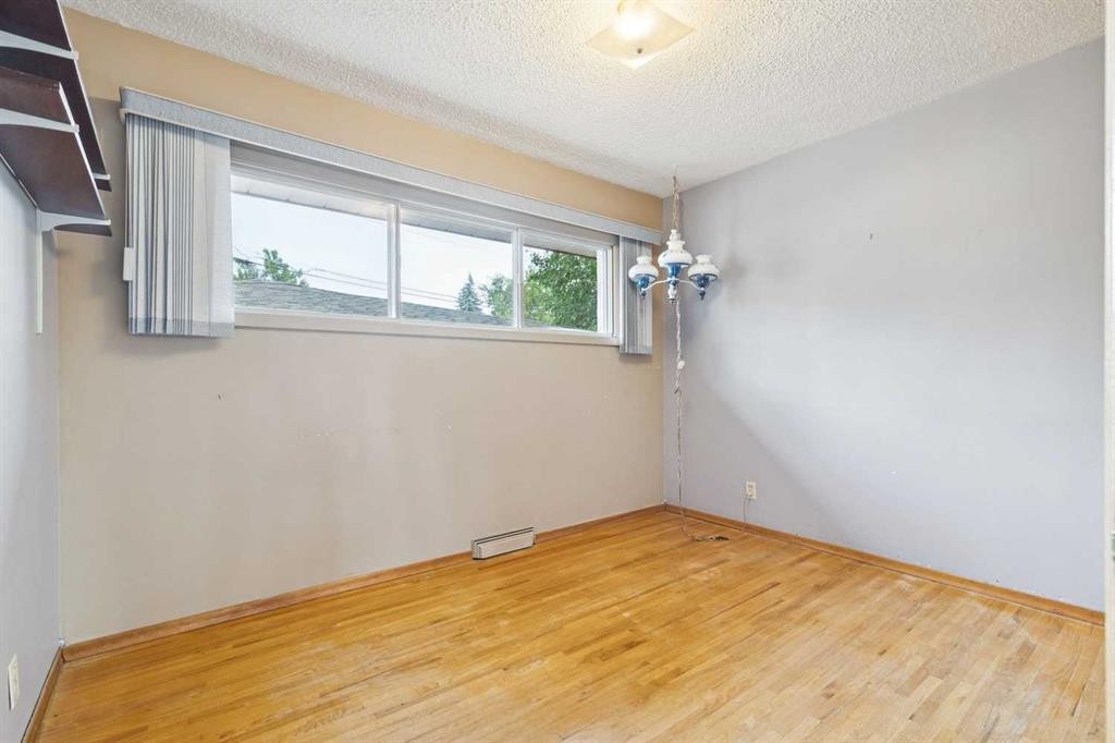 4528 26 Avenue Sw, Calgary, AB