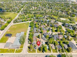 4528 26 Avenue SW Calgary, AB T3E 0P9