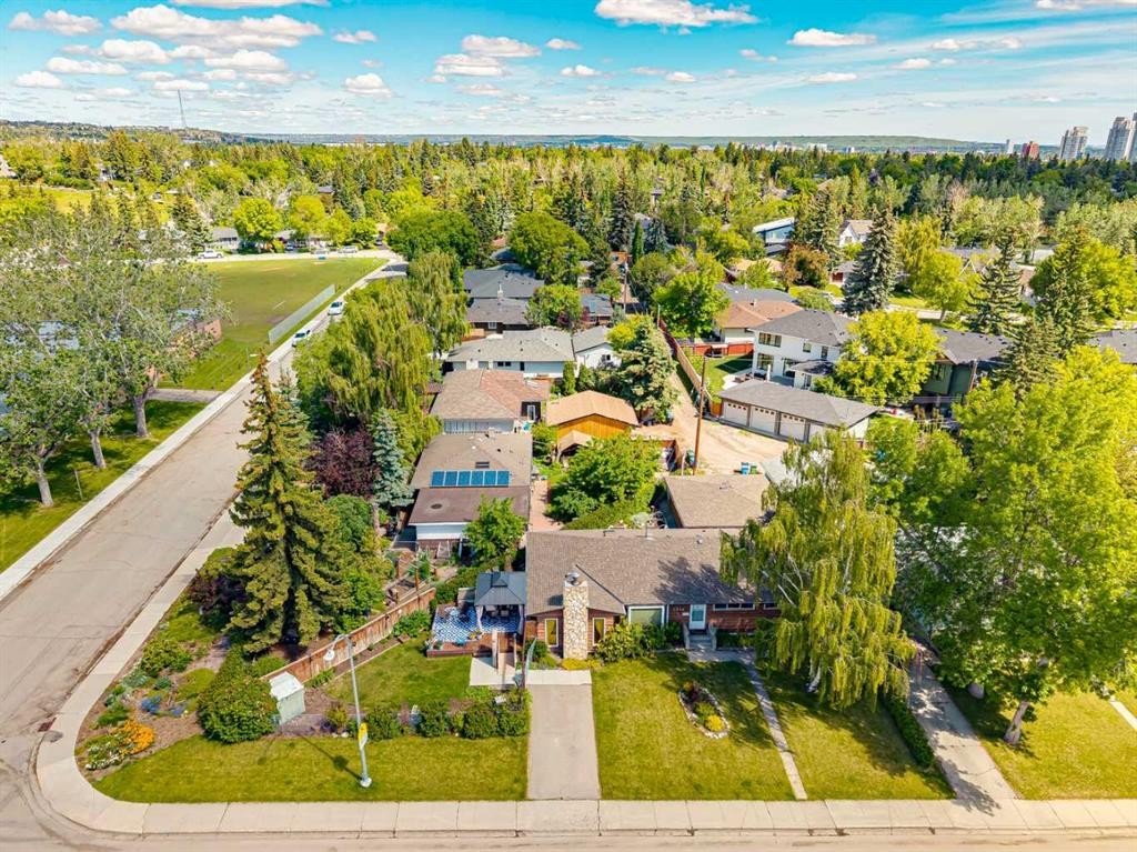 4528 26 Avenue Sw, Calgary, AB