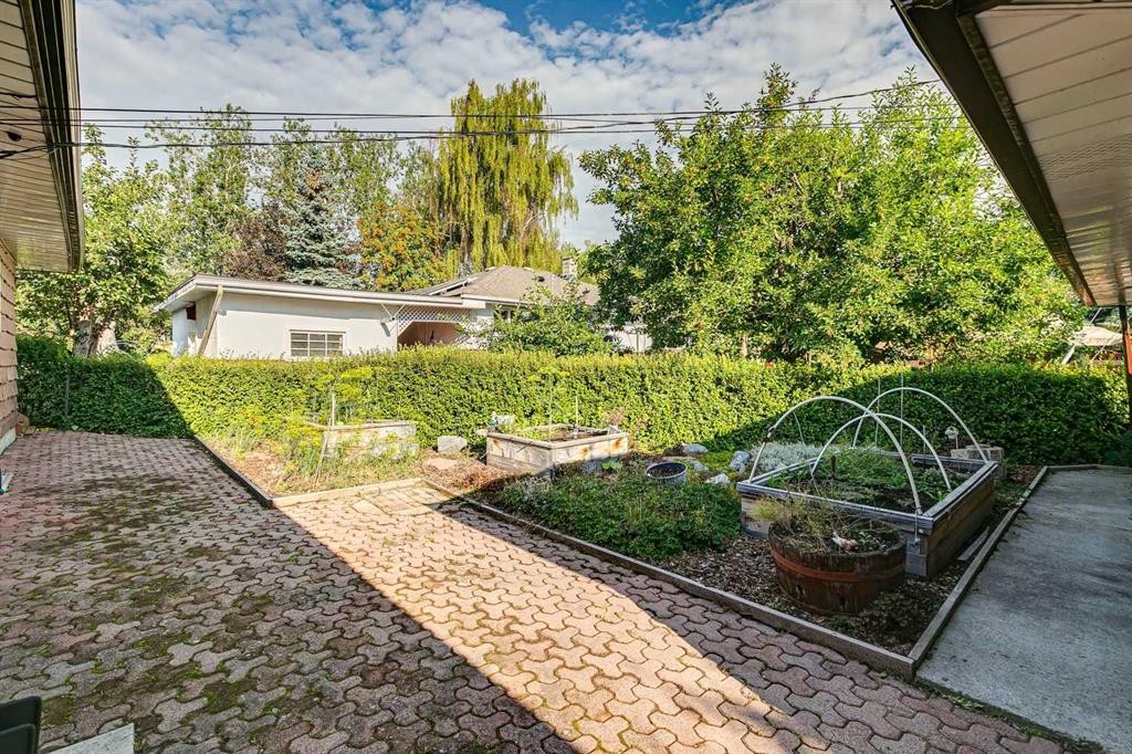 4528 26 Avenue Sw, Calgary, AB