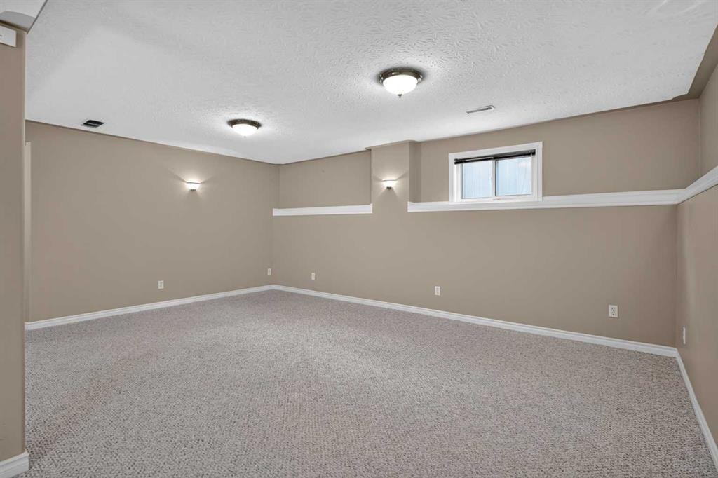 940 Coventry Drive Ne, Calgary, AB