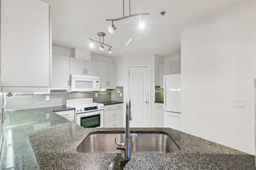 209-4507 45 Street, Calgary, AB