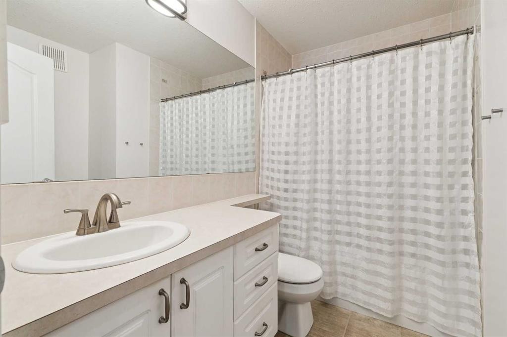 209-4507 45 Street, Calgary, AB