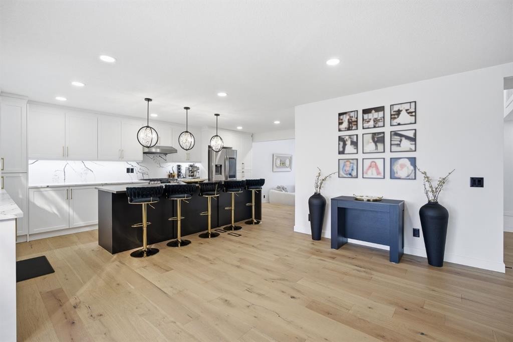 76 Beaconsfield Way Nw, Calgary, AB
