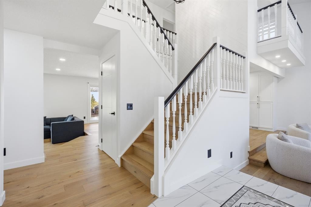 76 Beaconsfield Way Nw, Calgary, AB