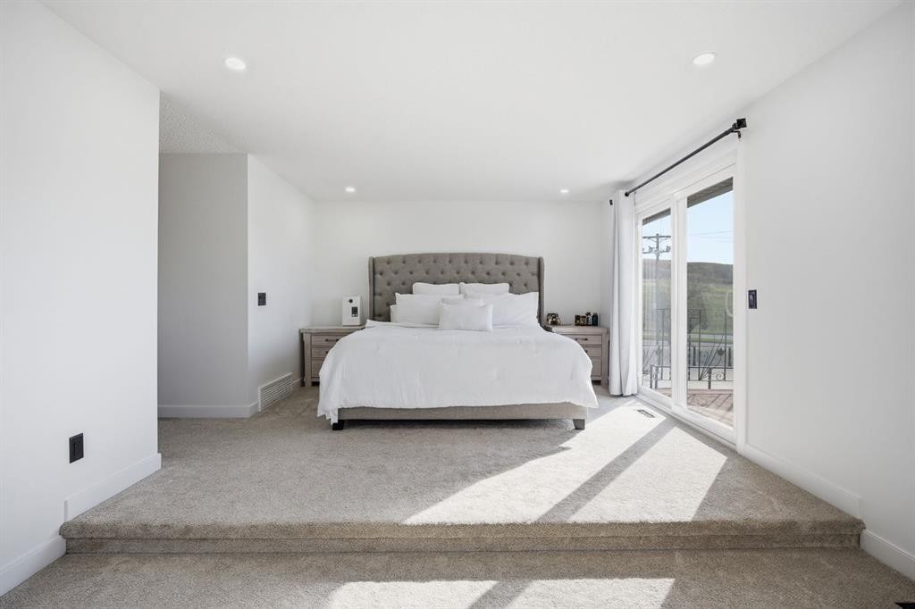76 Beaconsfield Way Nw, Calgary, AB