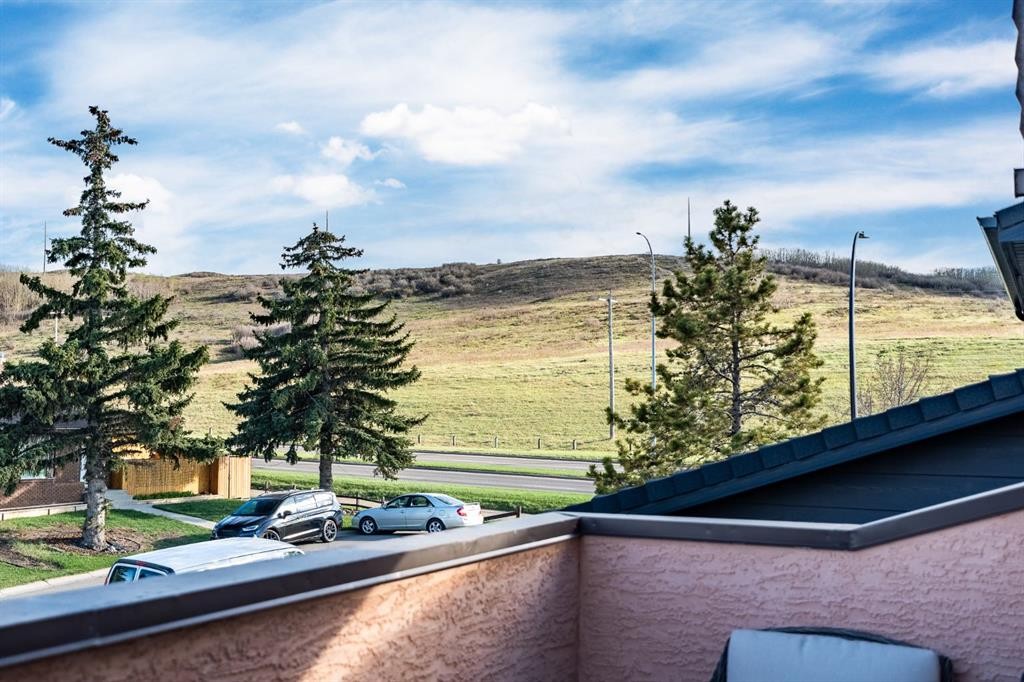 76 Beaconsfield Way Nw, Calgary, AB