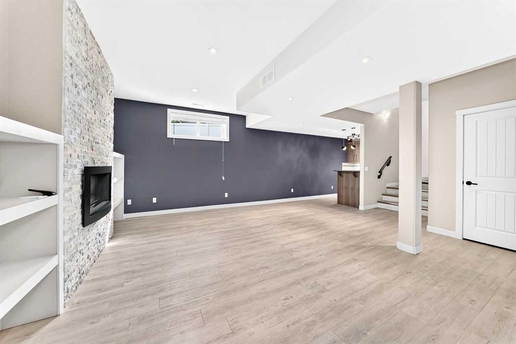 15 Towers Close, Red Deer, AB