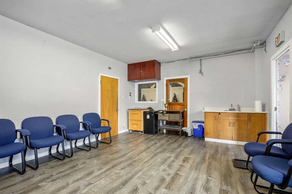 1405 8 Avenue Se, Calgary, AB