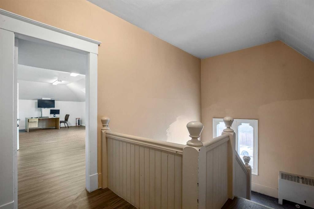 1405 8 Avenue Se, Calgary, AB