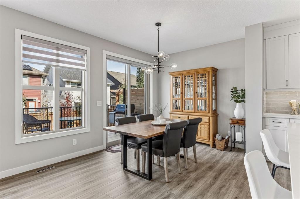 264 Riviera Way, Cochrane, AB