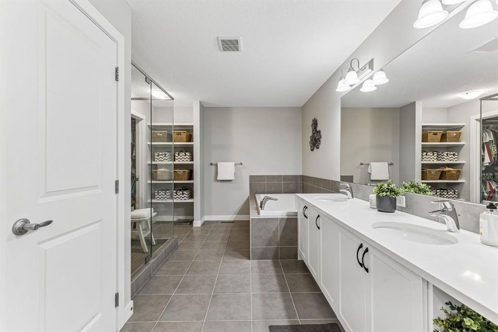 264 Riviera Way, Cochrane, AB
