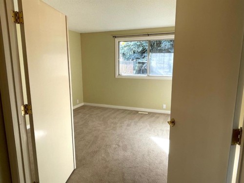247 Bracewood Road Sw, Calgary, AB 