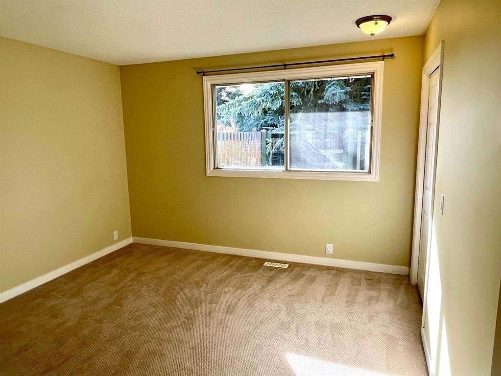 247 Bracewood Road Sw, Calgary, AB