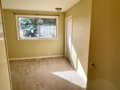 247 Bracewood Road Sw, Calgary, AB 