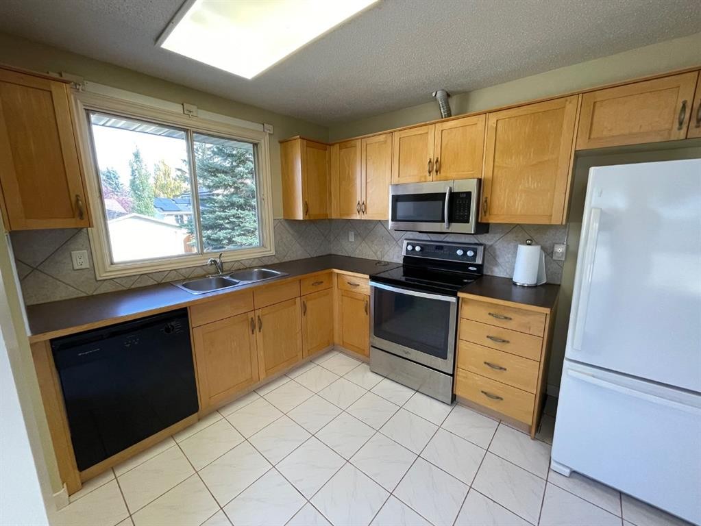 247 Bracewood Road Sw, Calgary, AB