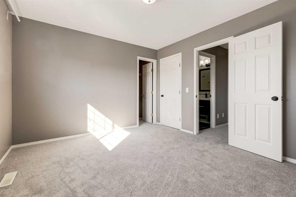 87 Royal Elm Way Nw, Calgary, AB