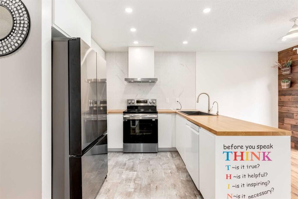 87 Royal Elm Way Nw, Calgary, AB