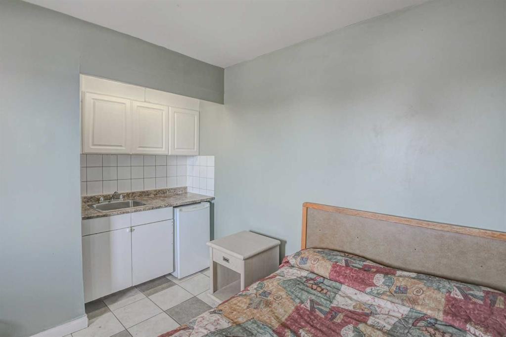 2107 16 Avenue Nw, Calgary, AB