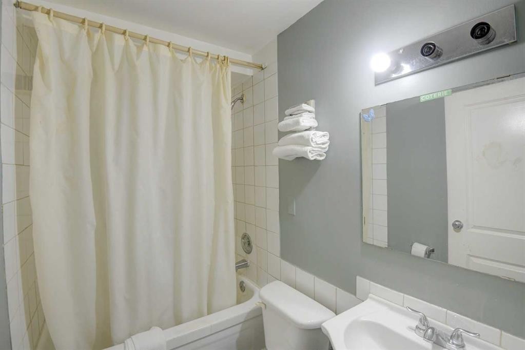 2107 16 Avenue Nw, Calgary, AB